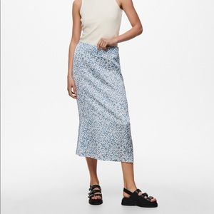 ONLY - White and Blue Floral Silk Skirt